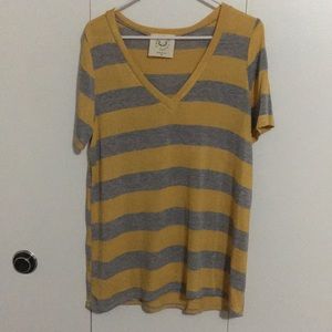 Fawntastic Fawn Medium V-Neck Shirt